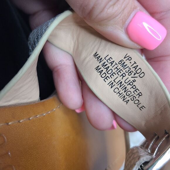 Vince Camuto Tadd Snakeskin Pattern Leather Flat Sandals sz 6 - Picture 5 of 6